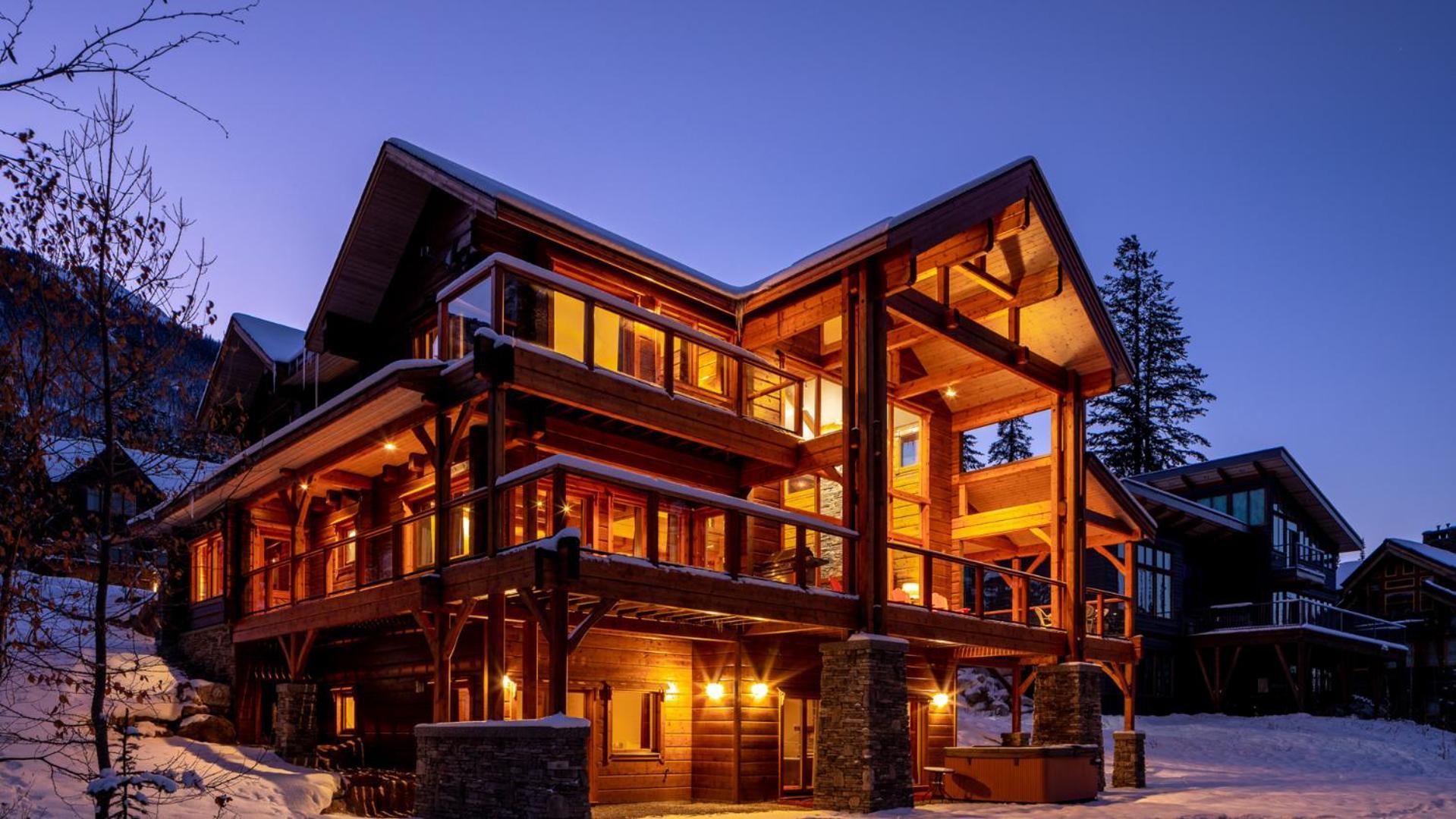 Lush Mountain Accommodations Golden Exterior foto