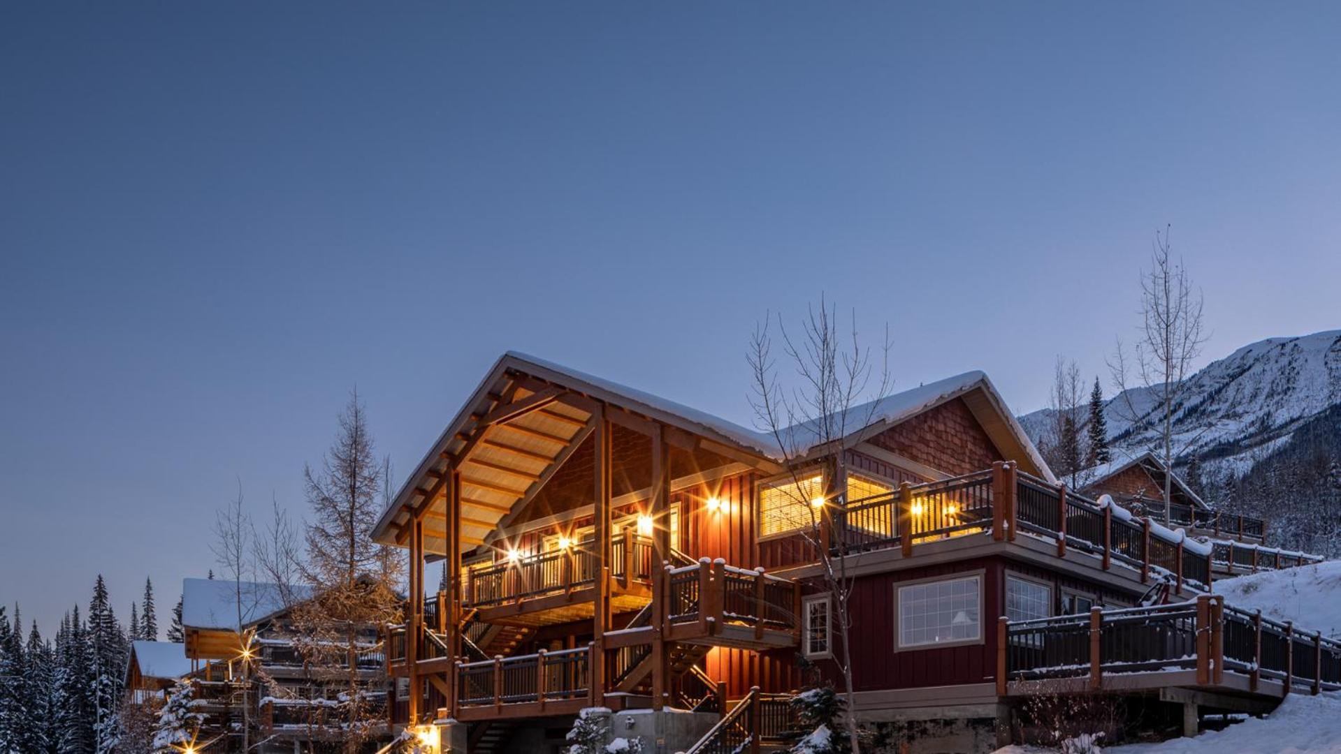 Lush Mountain Accommodations Golden Exterior foto